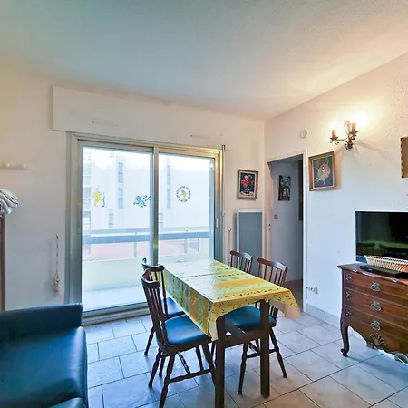 Le Lavandou: 4 Pers, Vue Mer, Proche Plage, Parking - Fr-1-803-27 * Le Lavandou