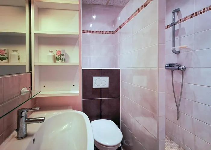 Le Lavandou: 4 Pers, Vue Mer, Proche Plage, Parking - Fr-1-803-27 Le Lavandou