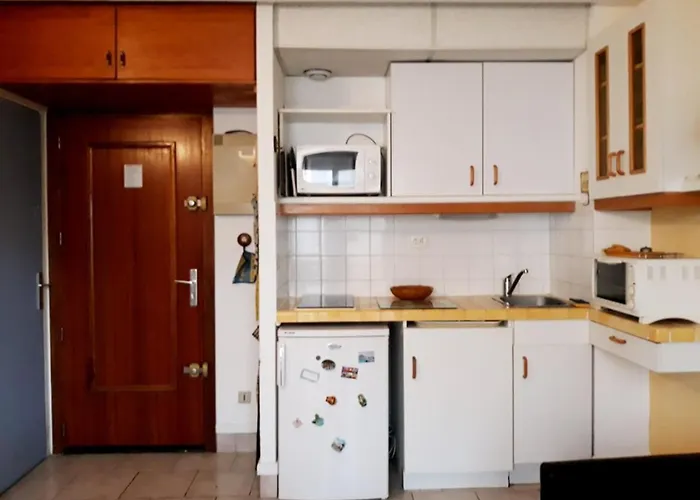 Le Lavandou: 4 Pers, Vue Mer, Proche Plage, Parking - Fr-1-803-27 *