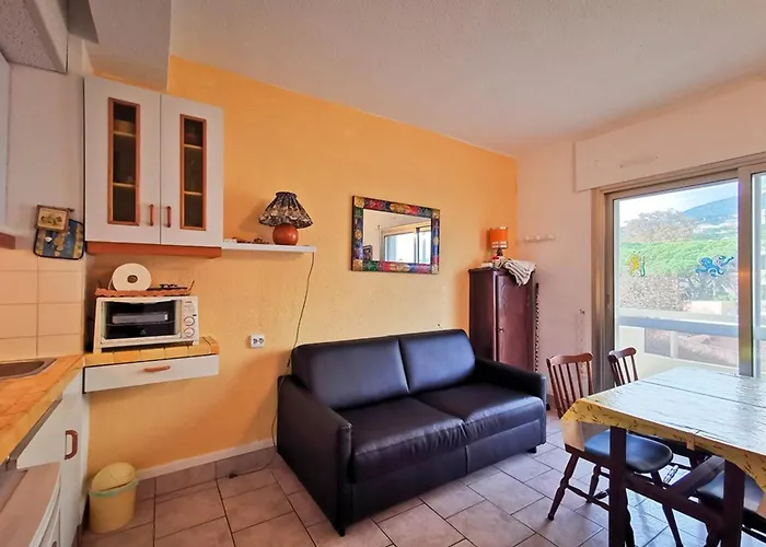 Le Lavandou: 4 Pers, Vue Mer, Proche Plage, Parking - Fr-1-803-27 Apartman *