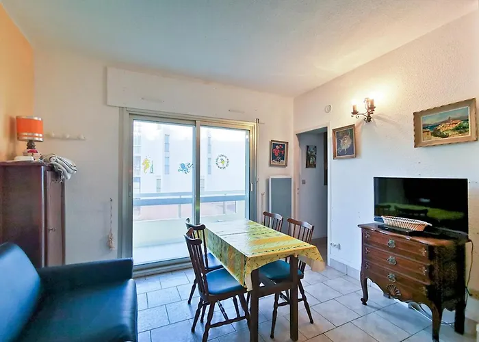 Le Lavandou: 4 Pers, Vue Mer, Proche Plage, Parking - Fr-1-803-27 * Le Lavandou